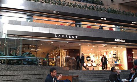 laurent collins place